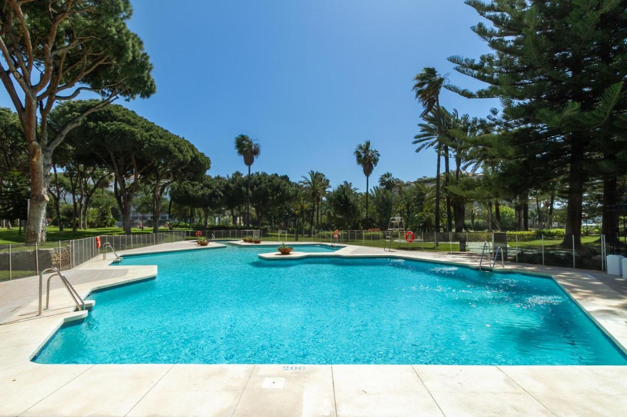Bird Of Paradise Playas del Duque Banús Suite Apartment Marbella Exterior foto